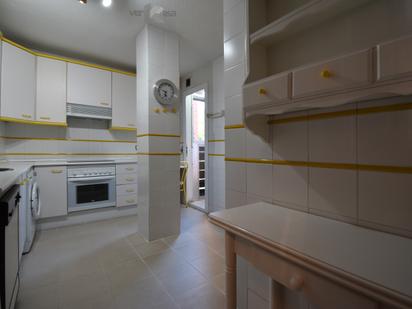 Kitchen of Flat for sale in Pinto  with Air Conditioner and Terrace