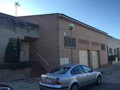 Vista exterior de Casa o xalet en venda en Golmés amb Aire condicionat i Terrassa