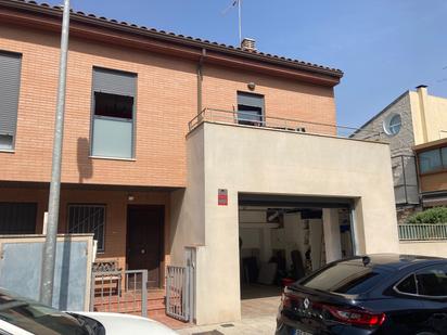 Vista exterior de Casa adosada en venda en Golmés amb Aire condicionat, Terrassa i Balcó