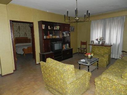 Living room of Flat for sale in  Madrid Capital