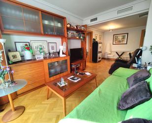 Living room of Flat for sale in  Madrid Capital  with Air Conditioner, Heating and Parquet flooring