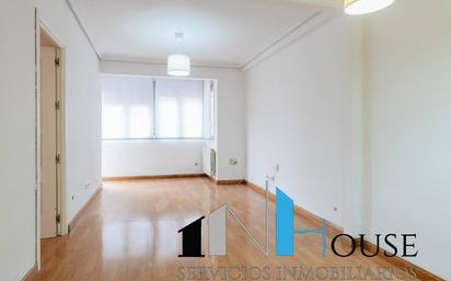 Living room of Flat for sale in Getafe  with Air Conditioner and Terrace