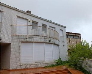 Exterior view of House or chalet for sale in Nuez de Ebro  with Terrace and Swimming Pool