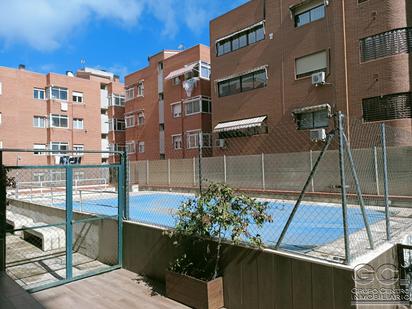 Vista exterior de Pis en venda en Valdemoro amb Calefacció i Piscina comunitària