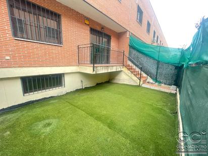 Vista exterior de Casa adosada en venda en Valdemoro amb Terrassa