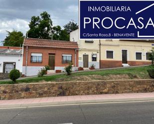 Casa adosada en venda a Calle Los Carros, 74, Benavente