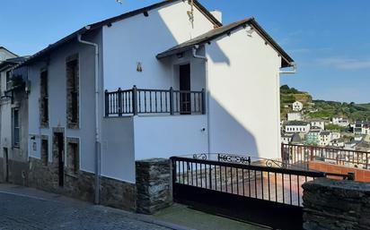 Vista exterior de Casa o xalet en venda en Valdés - Luarca amb Terrassa