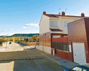 Exterior view of Single-family semi-detached for sale in Venta de Baños  with Terrace and Balcony