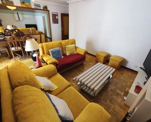 Sala d'estar de Pis de lloguer en Palencia Capital amb Balcó