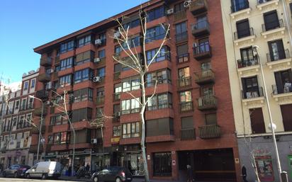 Exterior view of Flat for sale in  Madrid Capital  with Air Conditioner and Terrace