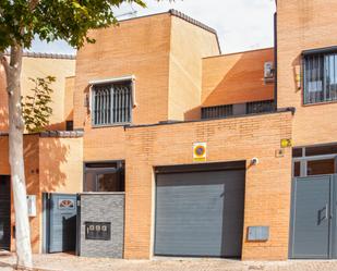 Vista exterior de Casa adosada en venda en Arganda del Rey amb Aire condicionat i Terrassa