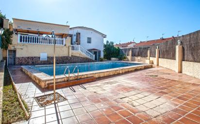 Piscina de Casa o xalet en venda en Arganda del Rey amb Aire condicionat, Calefacció i Jardí privat