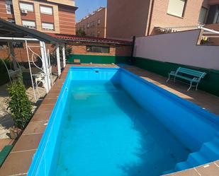 Piscina de Casa o xalet en venda en Azuqueca de Henares amb Aire condicionat, Terrassa i Piscina