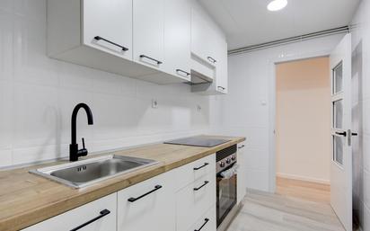 CONJUNTO COCINA MESA+2 SILLAS TEVA