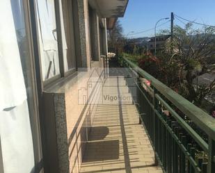Vista exterior de Casa o xalet en venda en Vigo  amb Terrassa i Balcó