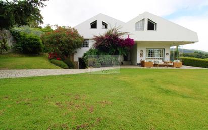 Vista exterior de Casa o xalet en venda en Baiona amb Terrassa i Piscina