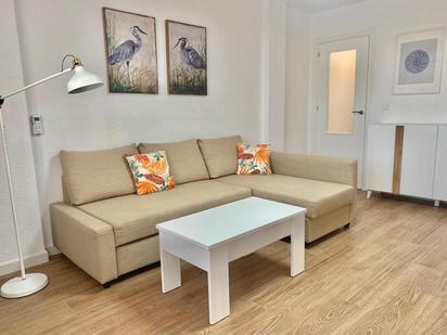 Wohnzimmer von Wohnung miete in Tomares mit Klimaanlage und Terrasse