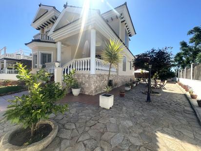 Vista exterior de Casa o xalet en venda en Punta Umbría amb Terrassa, Piscina i Balcó
