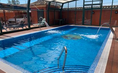 Swimming pool of House or chalet for sale in Algeciras  with Air Conditioner, Terrace and Swimming Pool