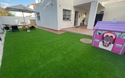 Jardí de Casa adosada en venda en Algeciras amb Aire condicionat, Terrassa i Piscina