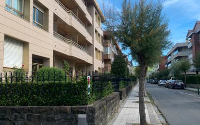 Vista exterior de Pis en venda en Zarautz amb Terrassa i Balcó